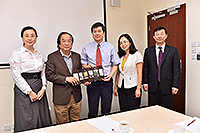 Delegates from Beijing Tsinghua Changgung Hospital meeting with Prof. Ng Ho Keung, Acting Dean of the Faculty of Medicine